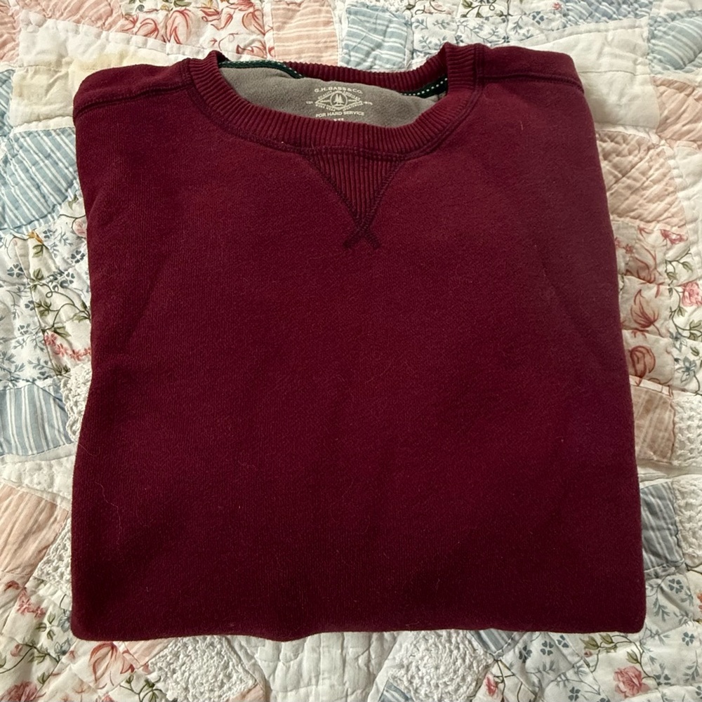 🆕Bass Sweatshirt Never Worn